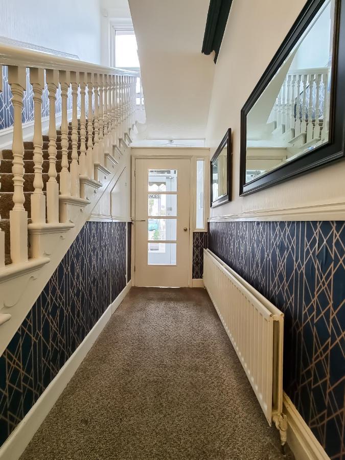 The Ashleigh Bed & Breakfast Bournemouth Exterior photo