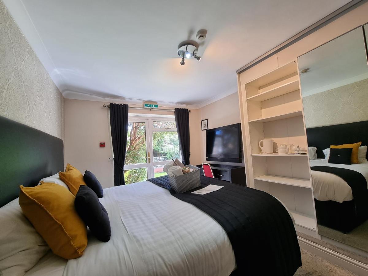 The Ashleigh Bed & Breakfast Bournemouth Exterior photo