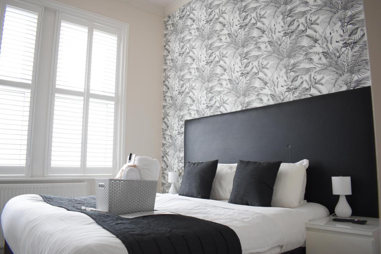 The Ashleigh Bed & Breakfast Bournemouth Exterior photo